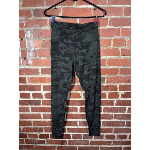 Lululemon Women’s Align High Rise Leggings Size 8 Green Camo 30” Inseam - Picture 3 of 8